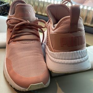 Puma Rose 9.5